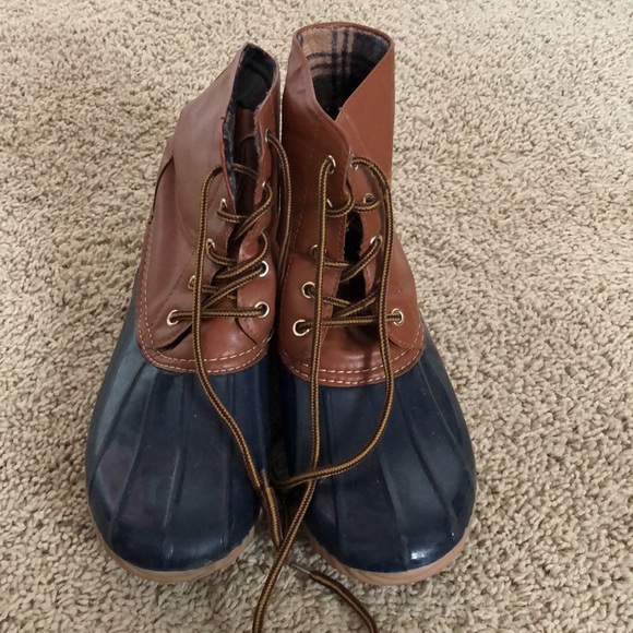 Women’s Duck Boots - Picture 2 of 2